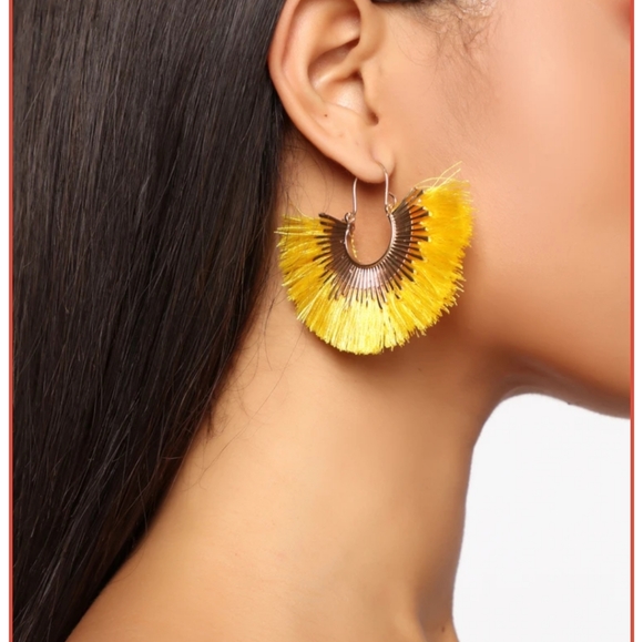 New Fashion Nova Earrings - Picture 5 of 5